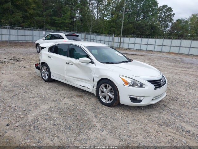 Salvage Nissan Altima Image