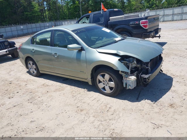 Salvage Nissan Altima Image