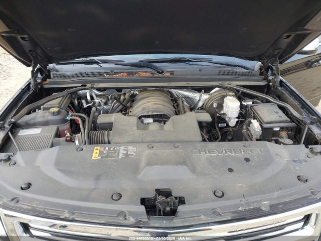 Chevrolet Suburban Premier