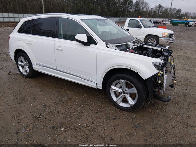 Salvage Audi Q7 Image