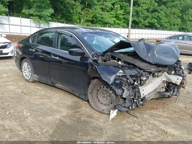 Salvage Nissan Altima Image
