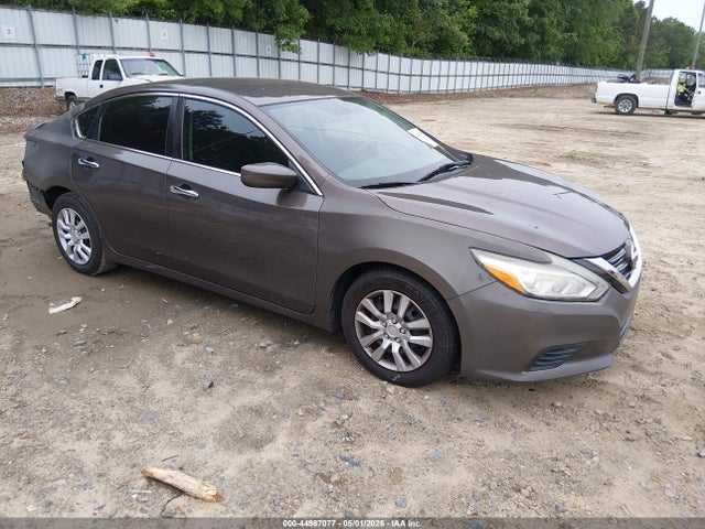 Salvage Nissan Altima Image