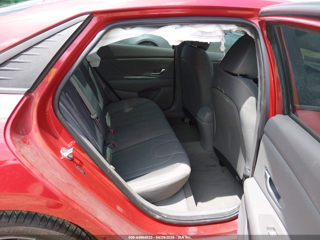 Hyundai ELANTRA Sel