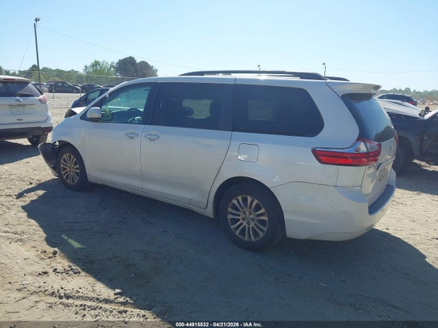 Toyota Sienna Xle Premium 8 Passenger