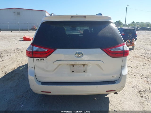 Toyota Sienna Xle Premium 8 Passenger