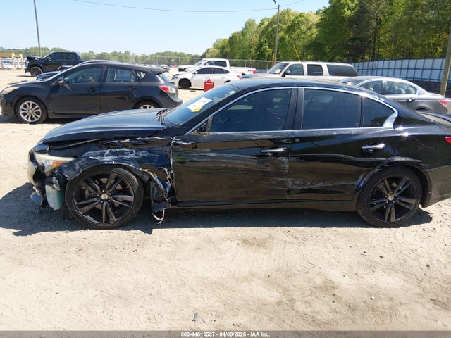INFINITI Q50 Premium