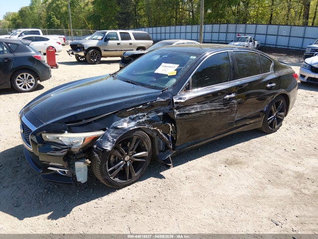 INFINITI Q50 Premium