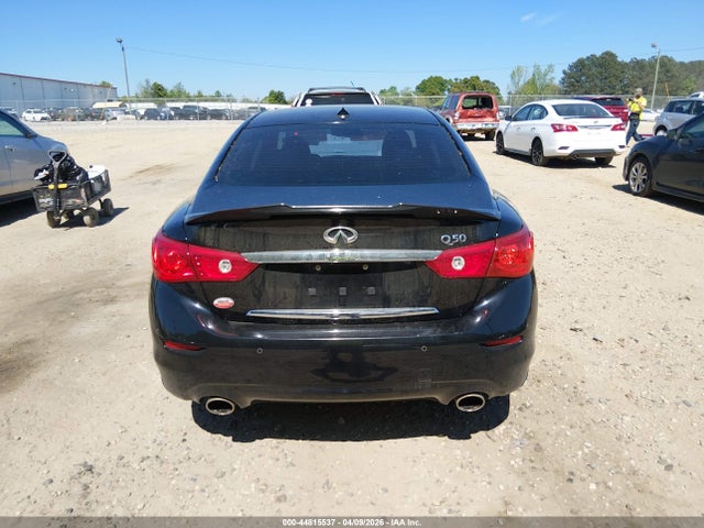 INFINITI Q50 Premium