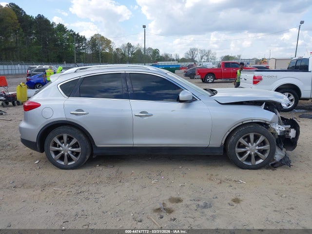 INFINITI Ex Journey