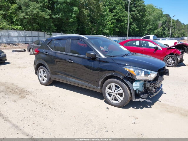 Salvage Nissan Kicks Image
