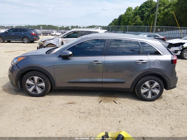 Kia Niro Lx