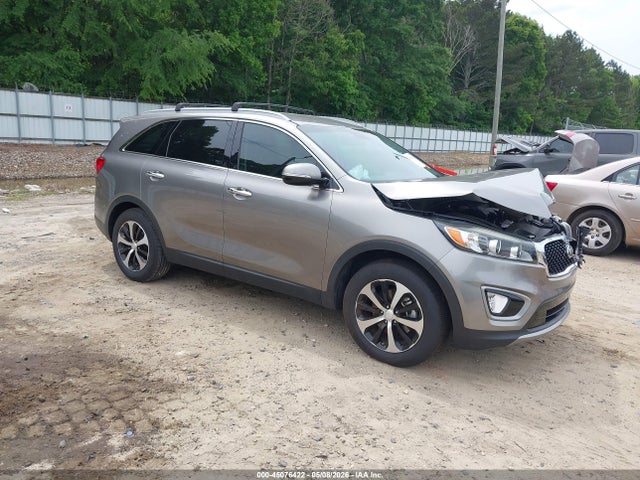 Salvage Kia Sorento Image