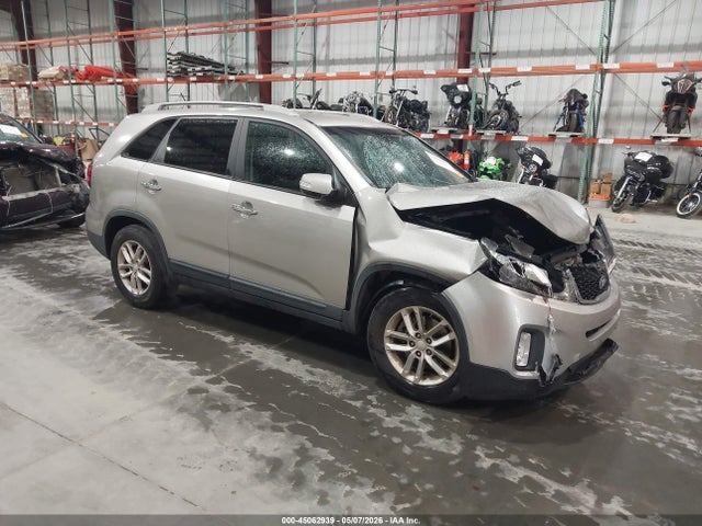 Salvage Kia Sorento Image