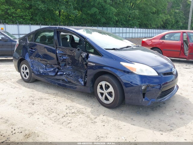 Salvage Toyota Prius Image