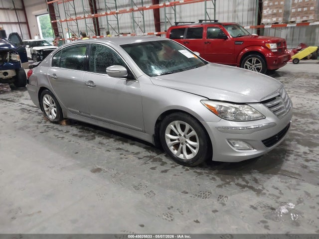 Salvage Hyundai Genesis Image