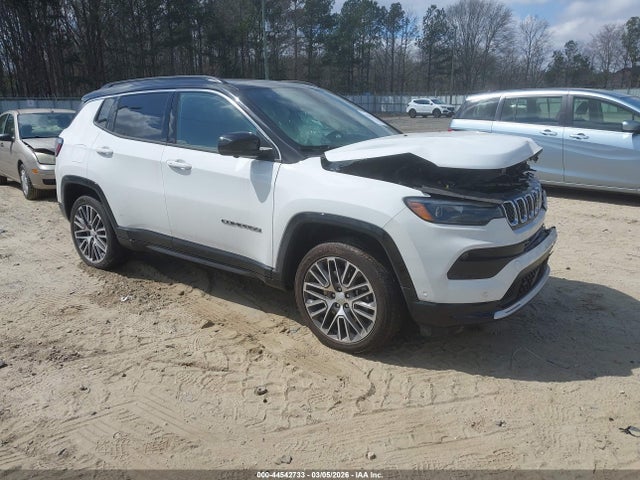 Salvage Jeep Compass Image
