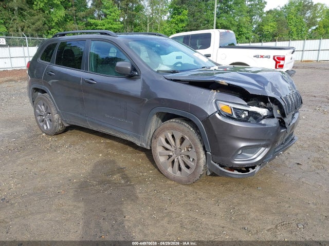 Salvage Jeep Cherokee Image