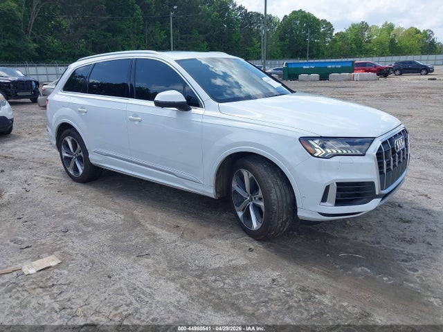 Salvage Audi Q7 Image