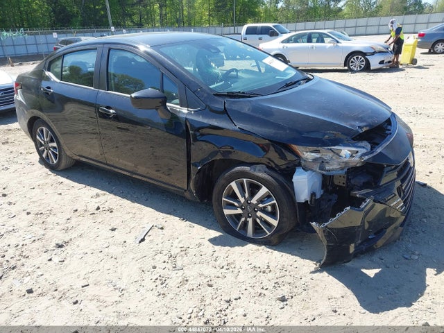 Salvage Nissan Versa Image