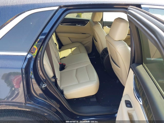 Cadillac XT5 Standard
