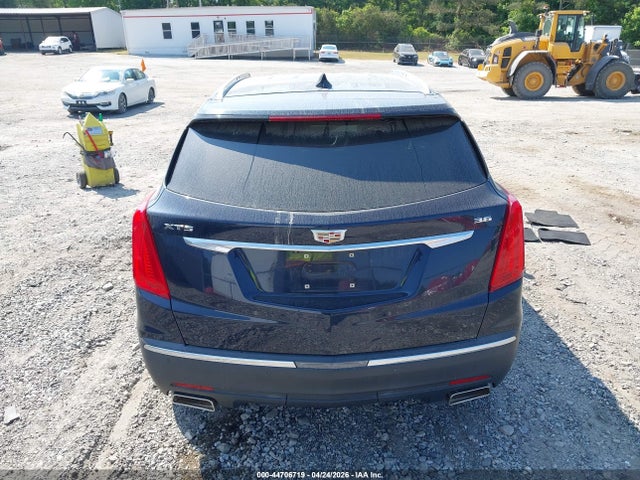 Cadillac XT5 Standard
