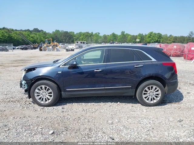 Cadillac XT5 Standard