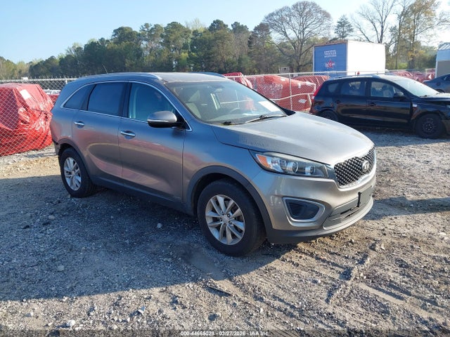 Salvage Kia Sorento Image