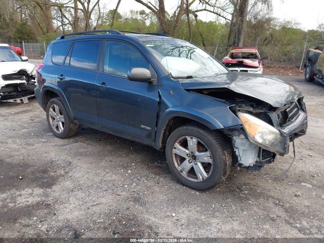 Salvage Toyota RAV4 Image