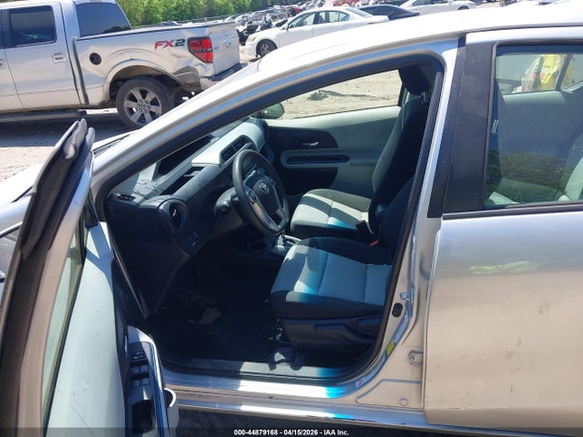 Toyota Prius c Two