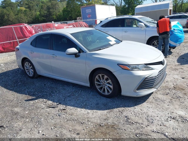 Salvage Toyota Camry Image
