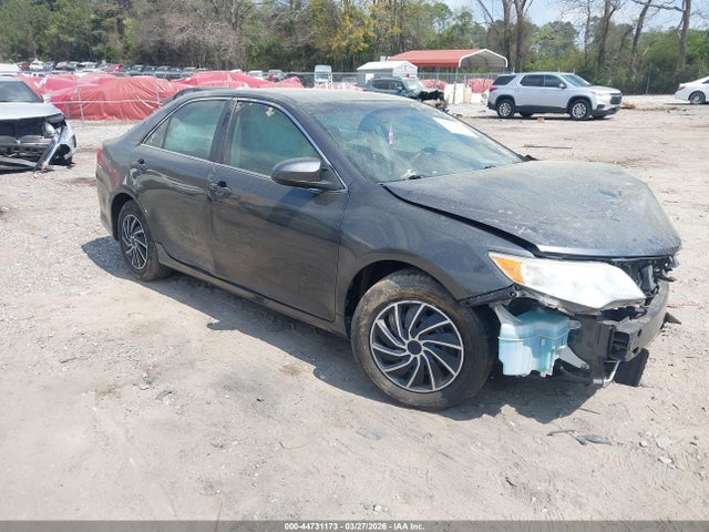 Salvage Toyota Camry Image