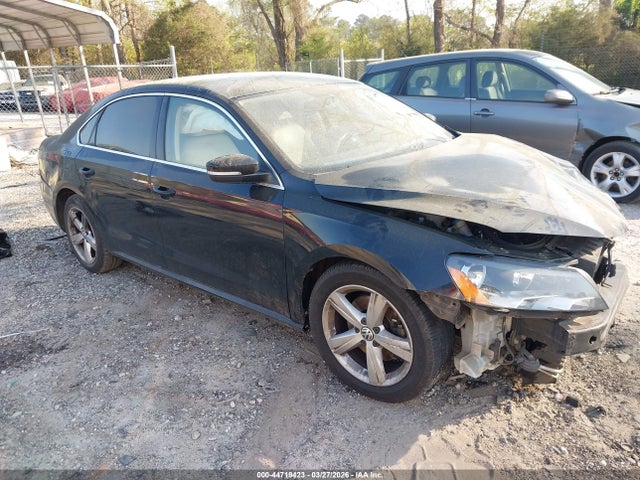 Salvage Volkswagen Passat Image