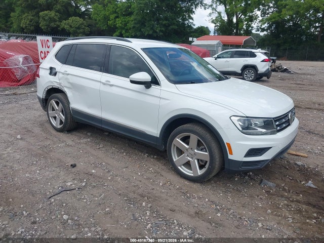 Salvage Volkswagen Tiguan Image