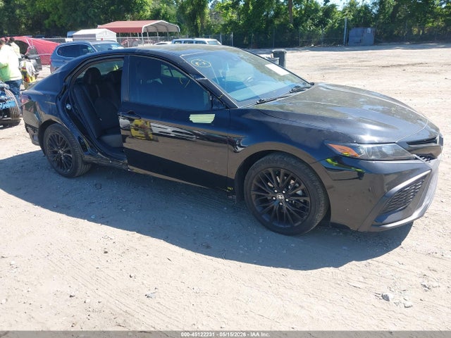 Salvage Toyota Camry Image