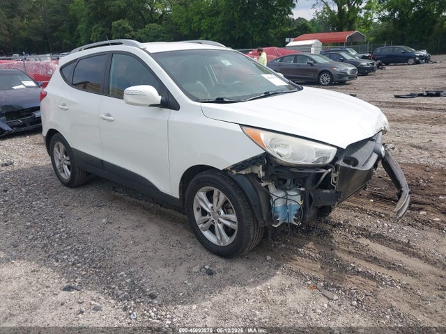 Salvage Hyundai TUCSON Image