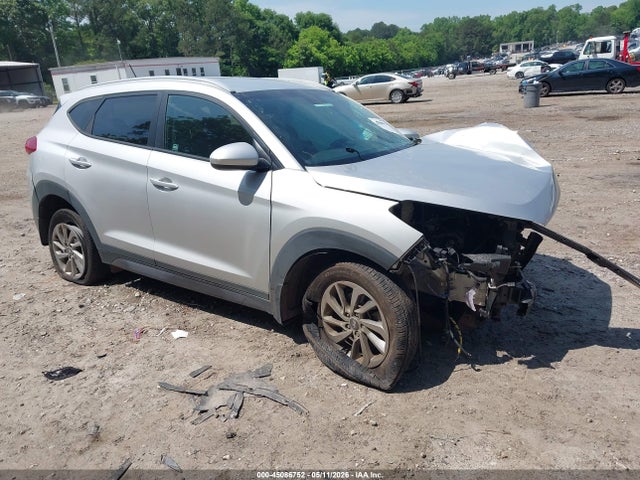 Salvage Hyundai TUCSON Image