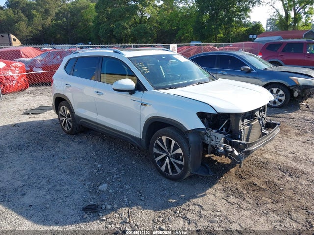 Salvage Volkswagen Taos Image