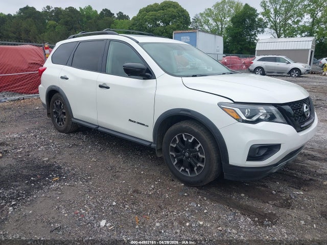 Salvage Nissan Pathfinder Image