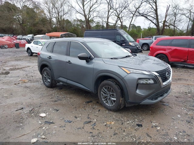 Salvage Nissan Rogue Image
