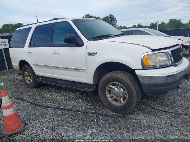 Salvage Ford Expedition Image