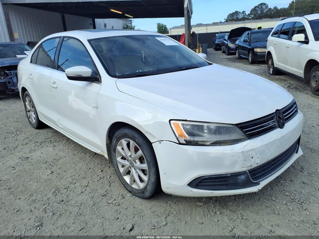Salvage Volkswagen Jetta Image