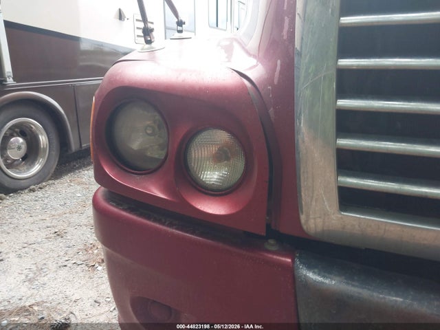Freightliner Conventional St120
