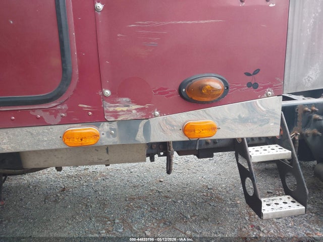 Freightliner Conventional St120