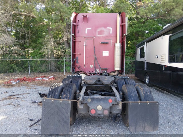 Freightliner Conventional St120