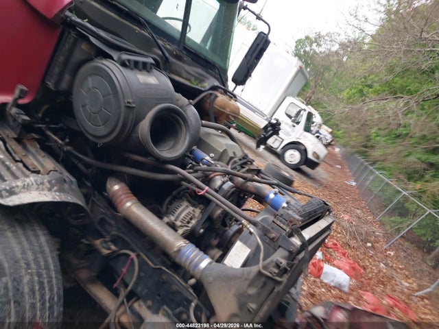 Freightliner Conventional St120