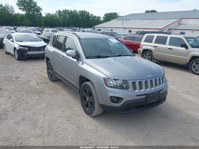 Salvage Jeep Compass Image