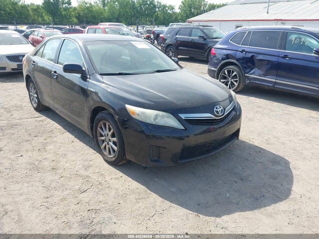 Salvage Toyota Camry Image