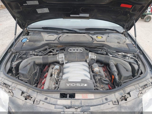 Audi S8 5.2