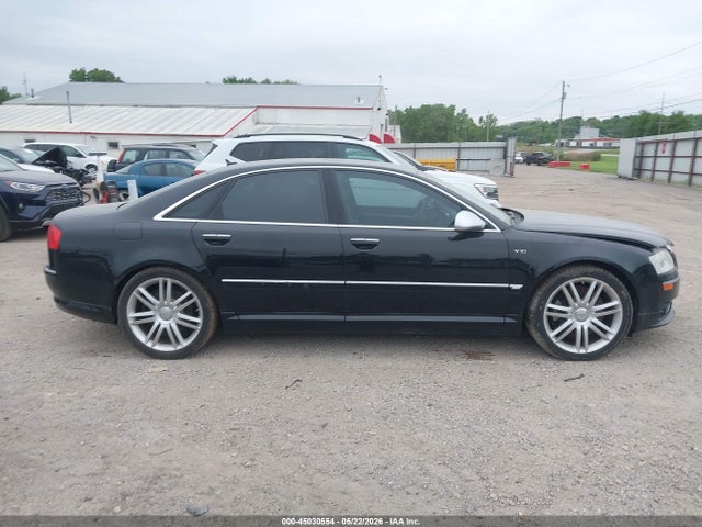 Audi S8 5.2