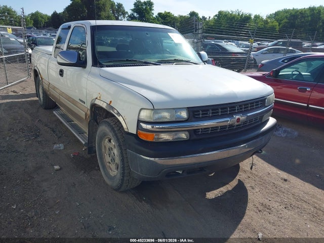 Salvage Chevrolet Silverado 1500 Image